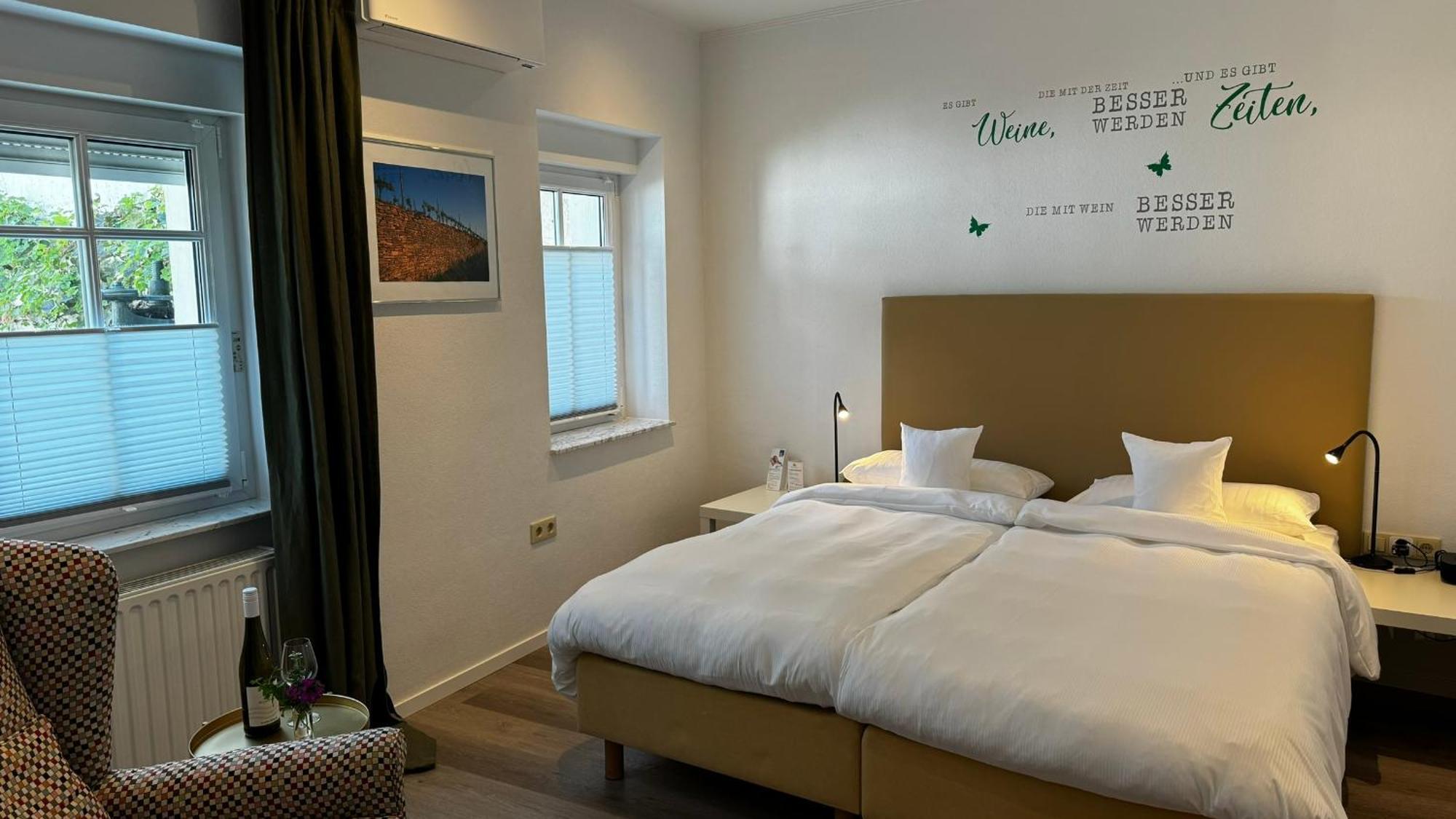 ไรน์-โฮเทล เนียร์ชไตน์ Hotel ภายนอก รูปภาพ